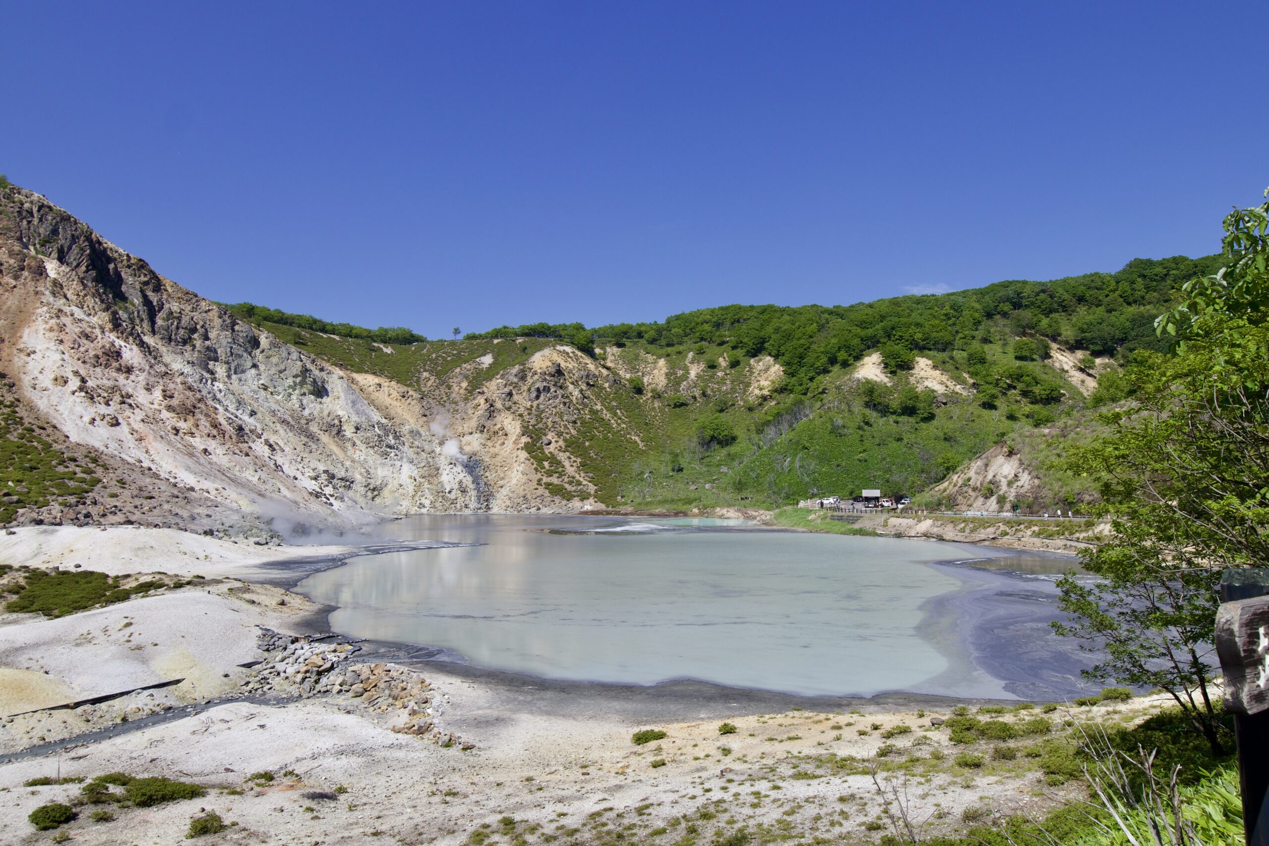 登別の大湯沼を訪れた際の風景
