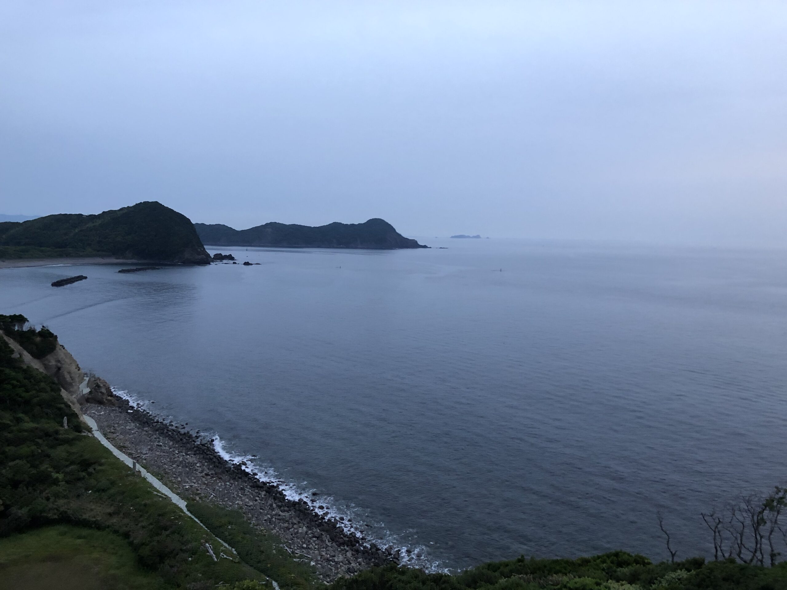 蒲生田岬で撮影した海沿いの風景。